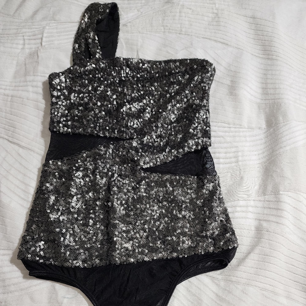 Top - Picture 3 of 4